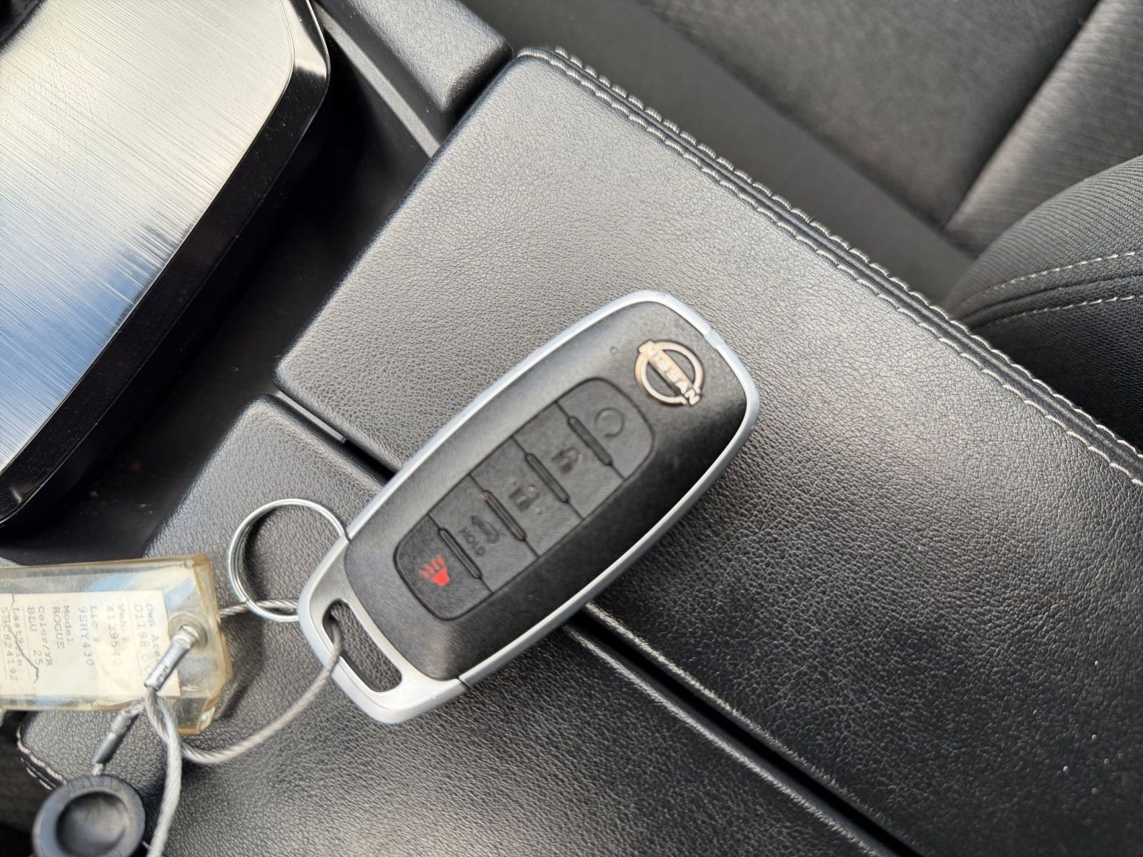 Used 2025 Nissan Rogue SV FWD image 27