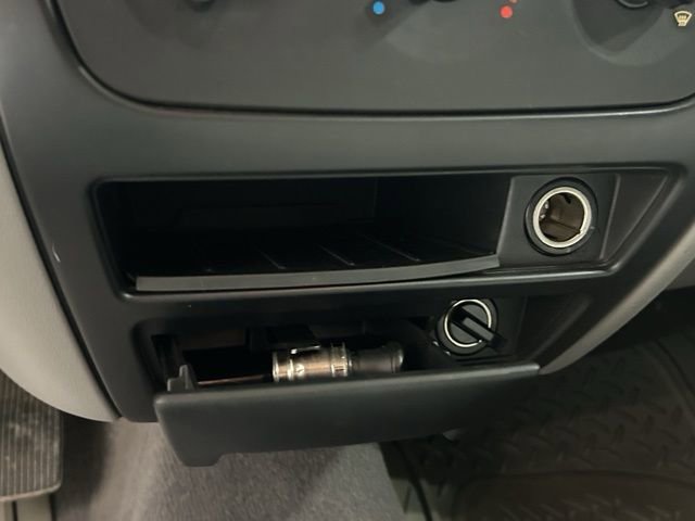 Used 2000 Ford Taurus SES FWD image 18