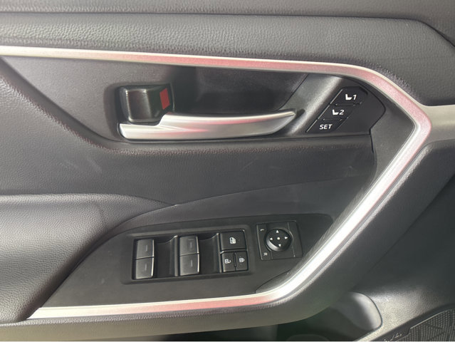 Used 2023 Toyota RAV4 XLE Premium image 33
