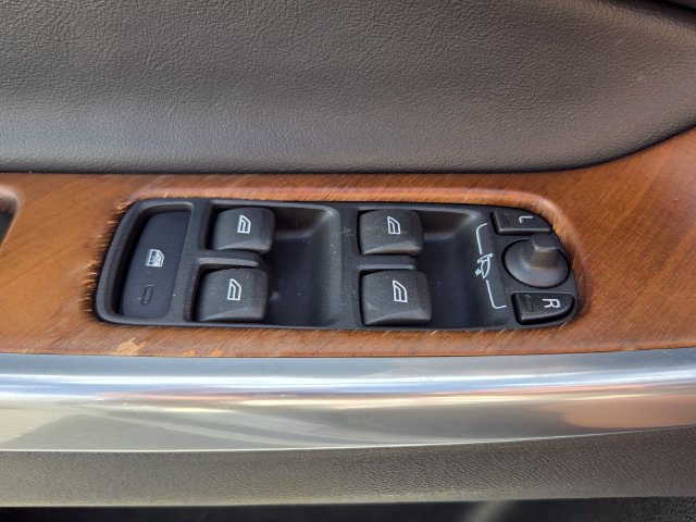Used 2015 Volvo XC60 T5 Platinum w/ Inscription Package FWD image 32