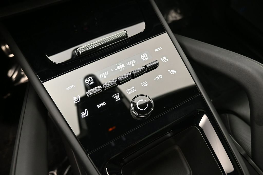 Certified 2026 Porsche Cayenne GTS AWD/4WD image 22