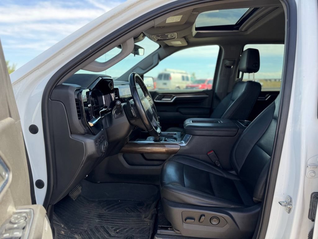 Certified 2022 Chevrolet Silverado 1500 LT Trail Boss w/ Convenience Package II AWD/4WD image 2