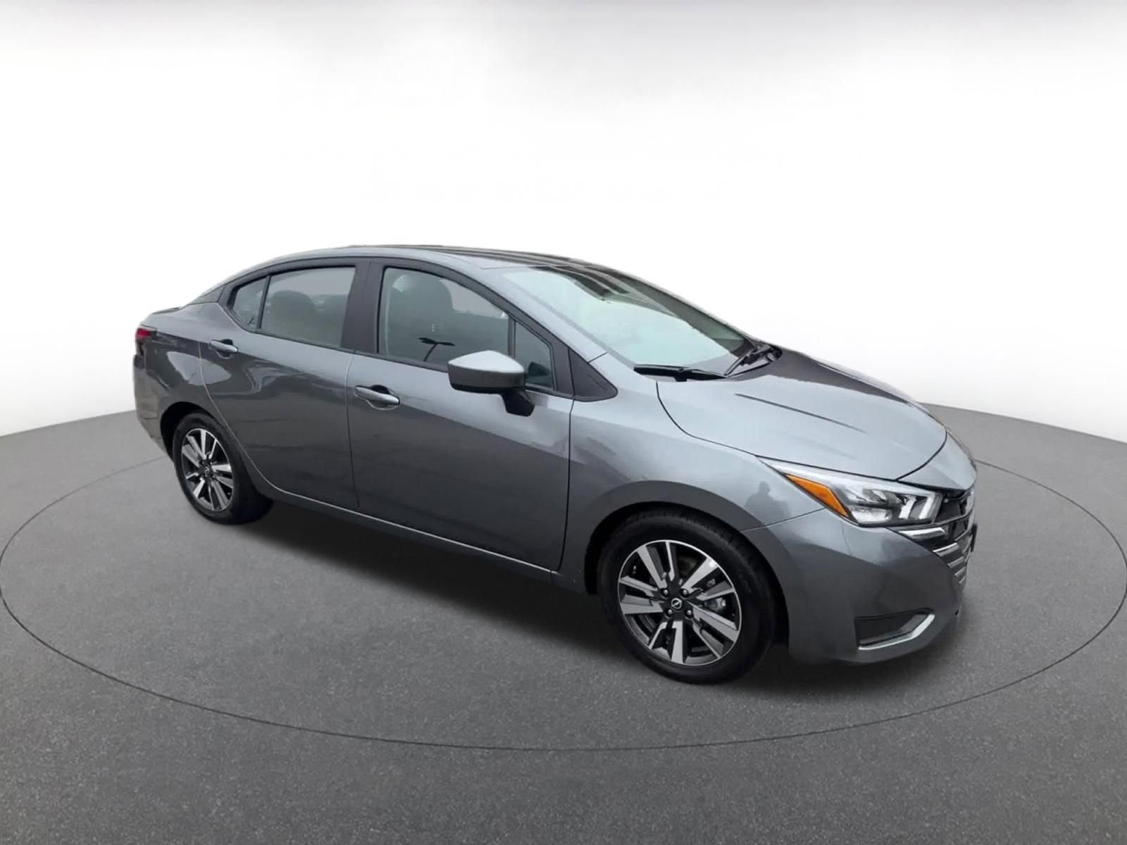 Used 2025 Nissan Versa SV FWD image 2