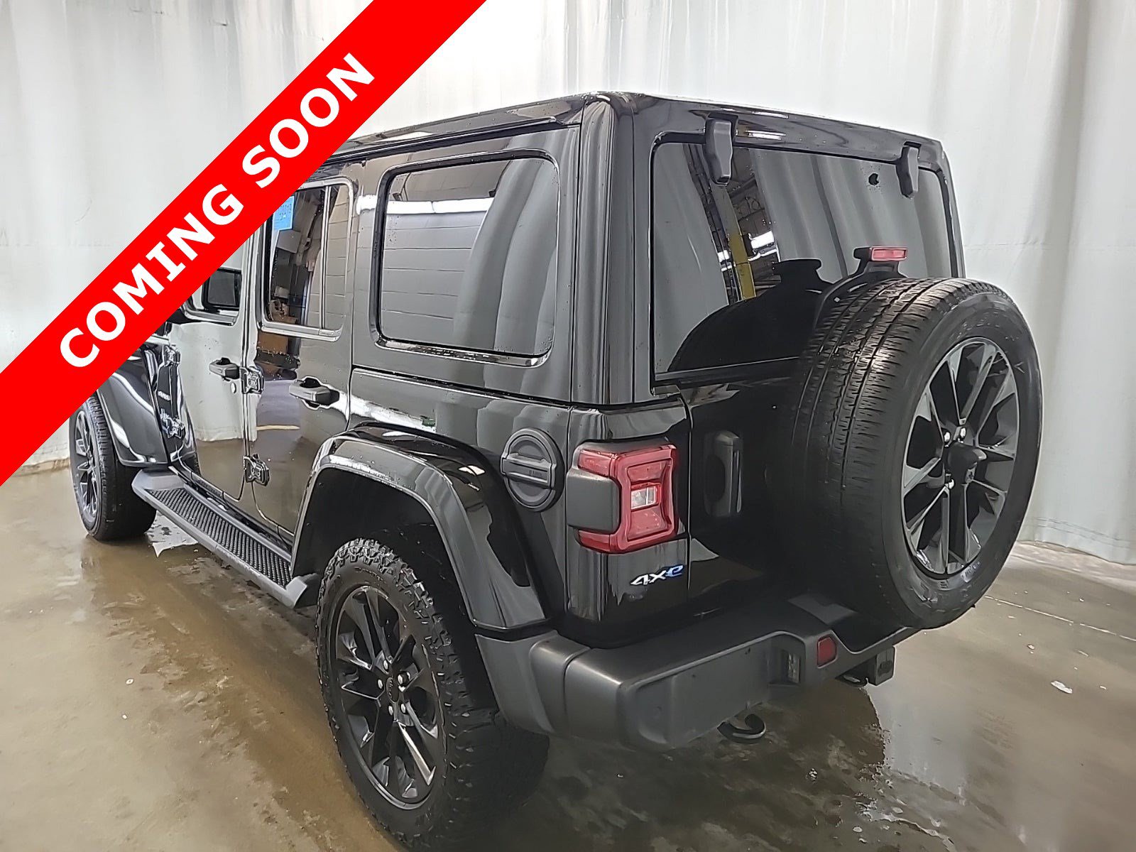 Used 2021 Jeep Wrangler Unlimited Sahara AWD/4WD image 5