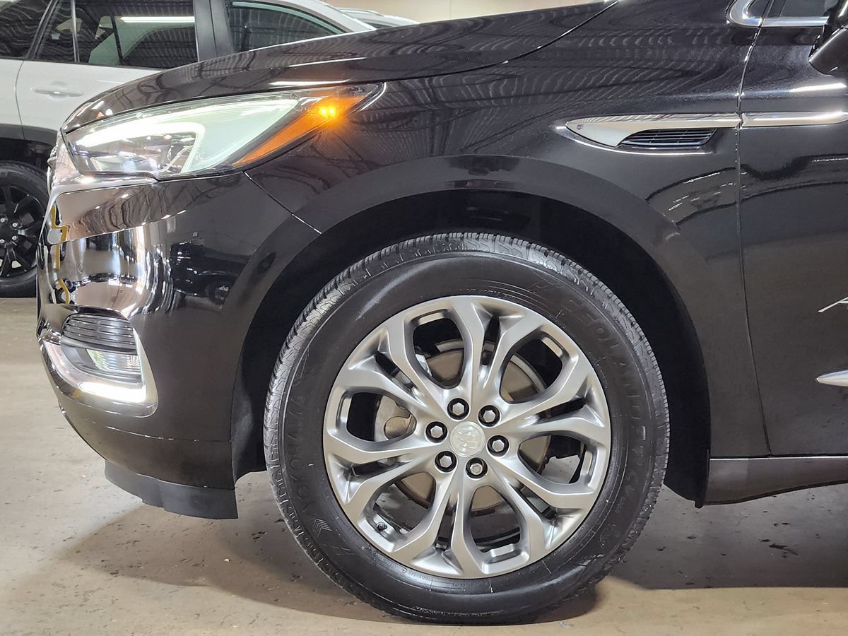 Used 2019 Buick Enclave Avenir w/ Avenir Technology Package FWD image 5