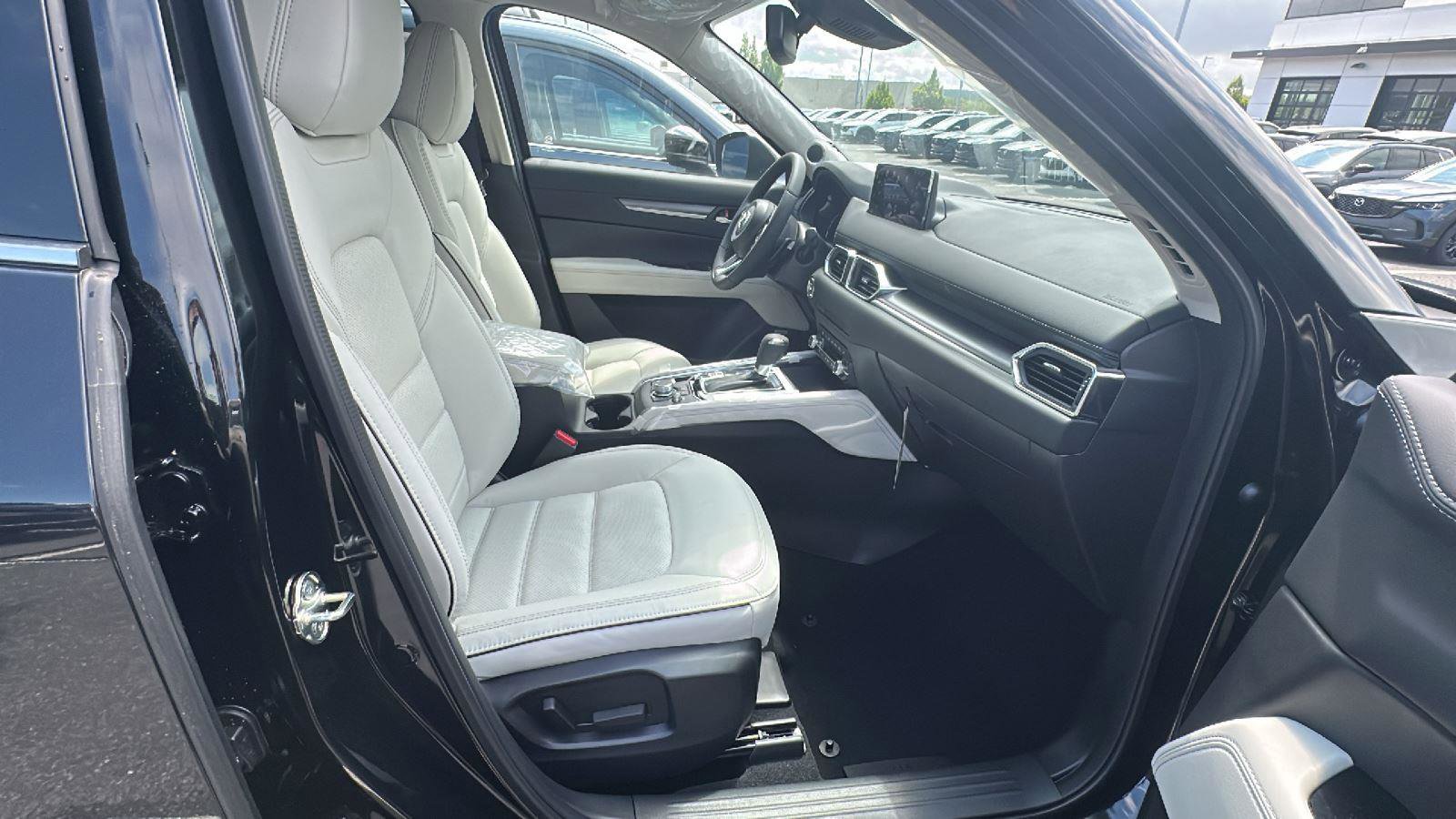 New 2025 MAZDA CX-5 AWD 2.5 S w/ Premium Plus Pkg image 11