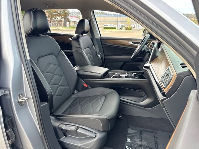 Used 2024 Volkswagen Atlas SE image 28