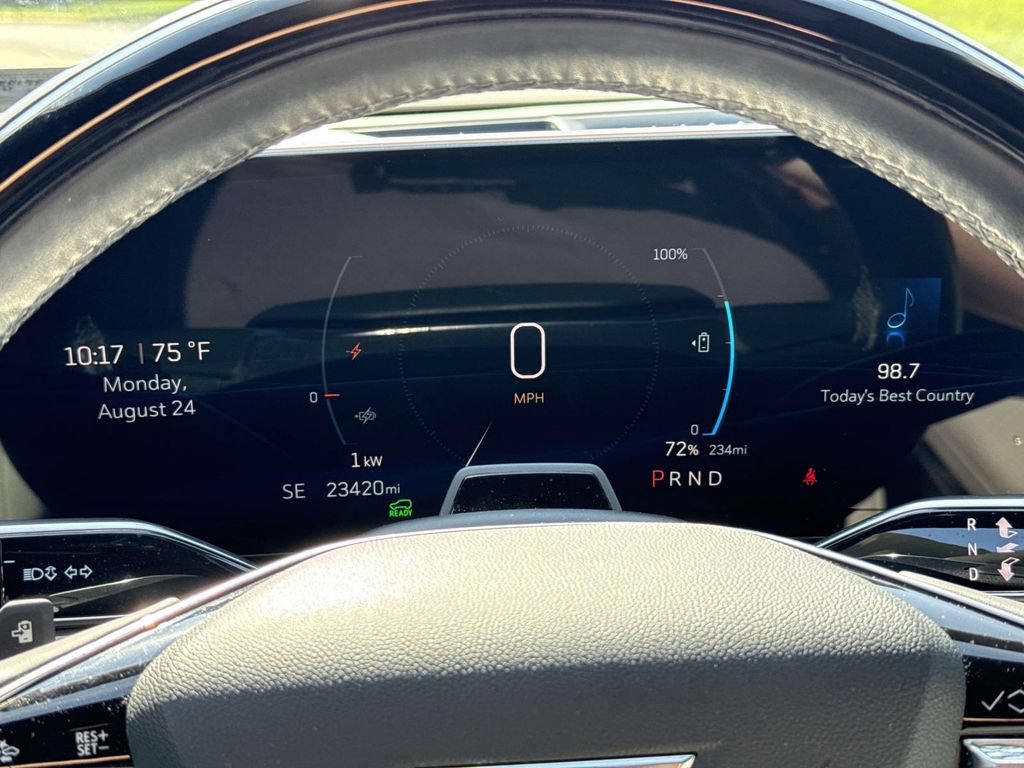 Used 2024 Cadillac Lyriq Luxury AWD/4WD image 8