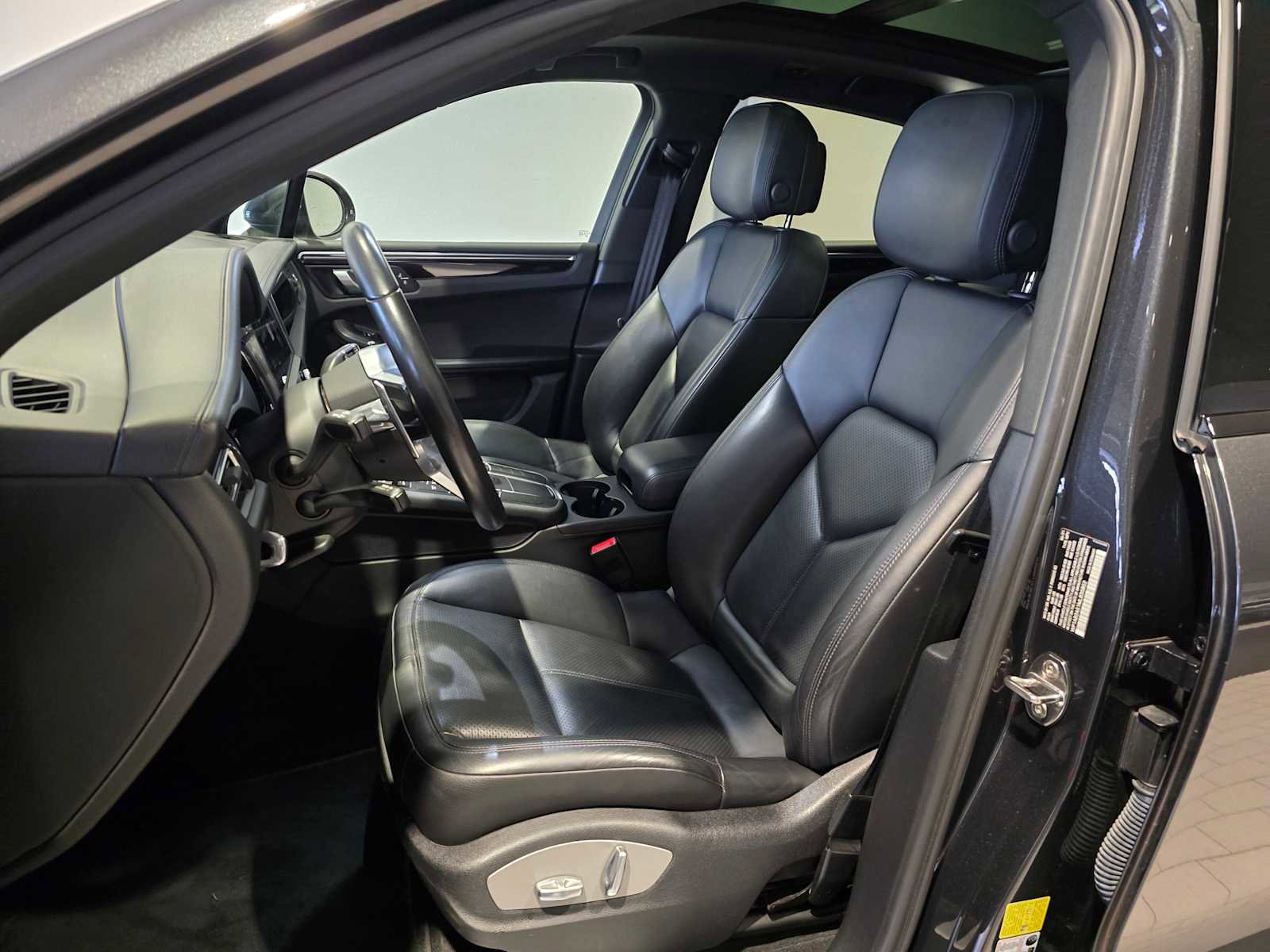 Used 2021 Porsche Macan S image 5