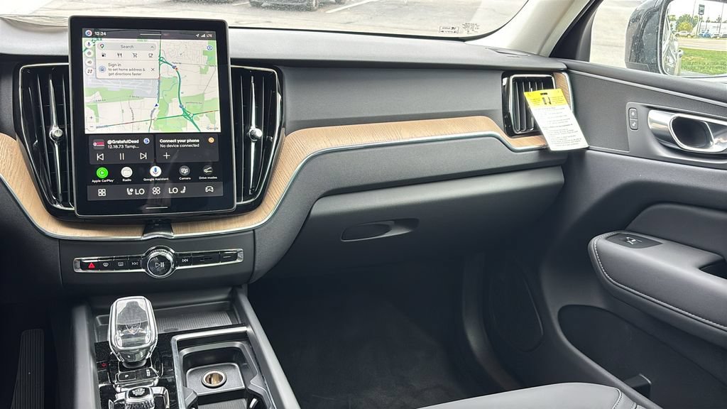 New 2026 Volvo XC60 B5 Plus w/ Protection Package Premier AWD/4WD image 7