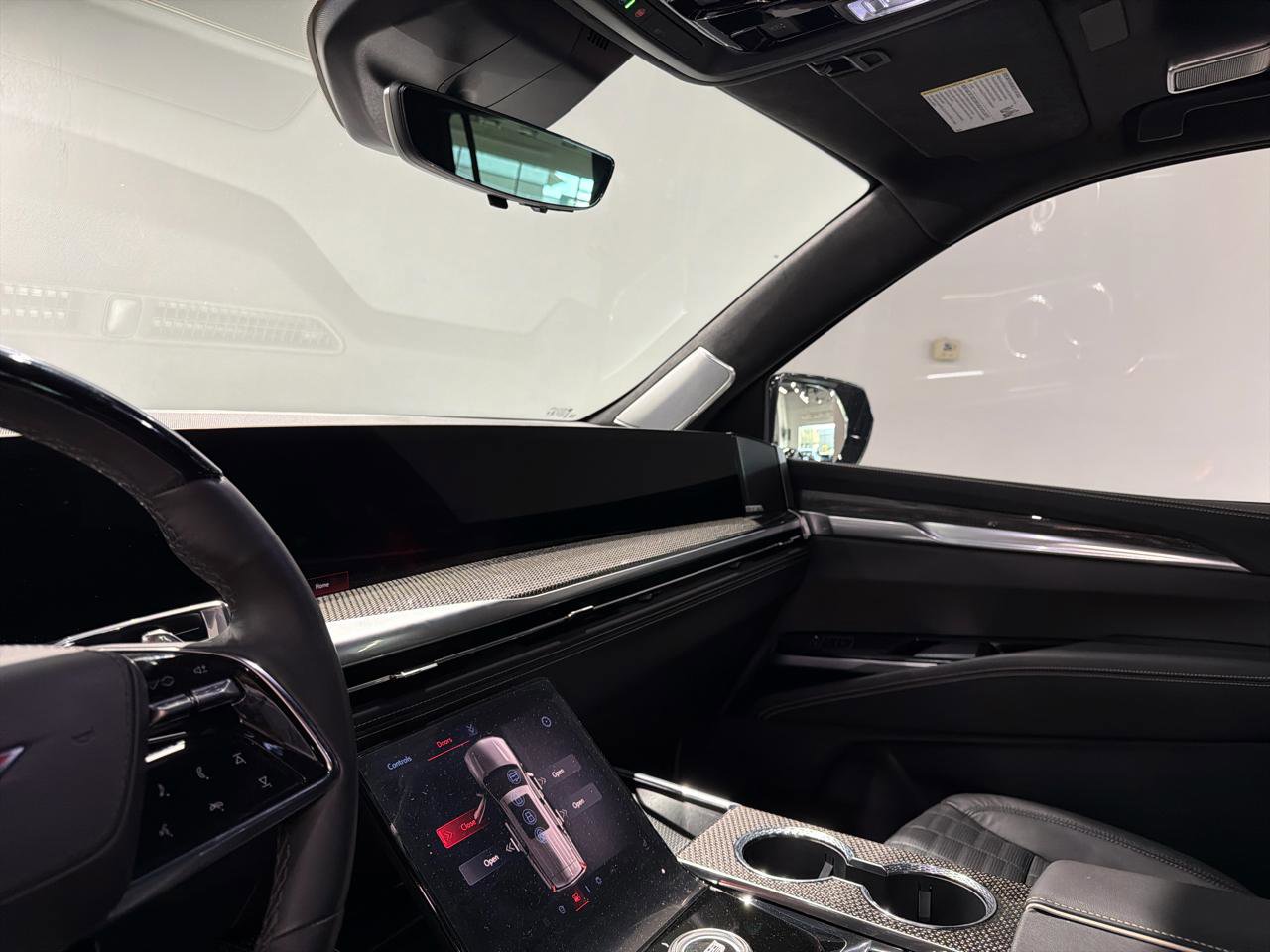 Used 2026 Cadillac Escalade ESV V image 17