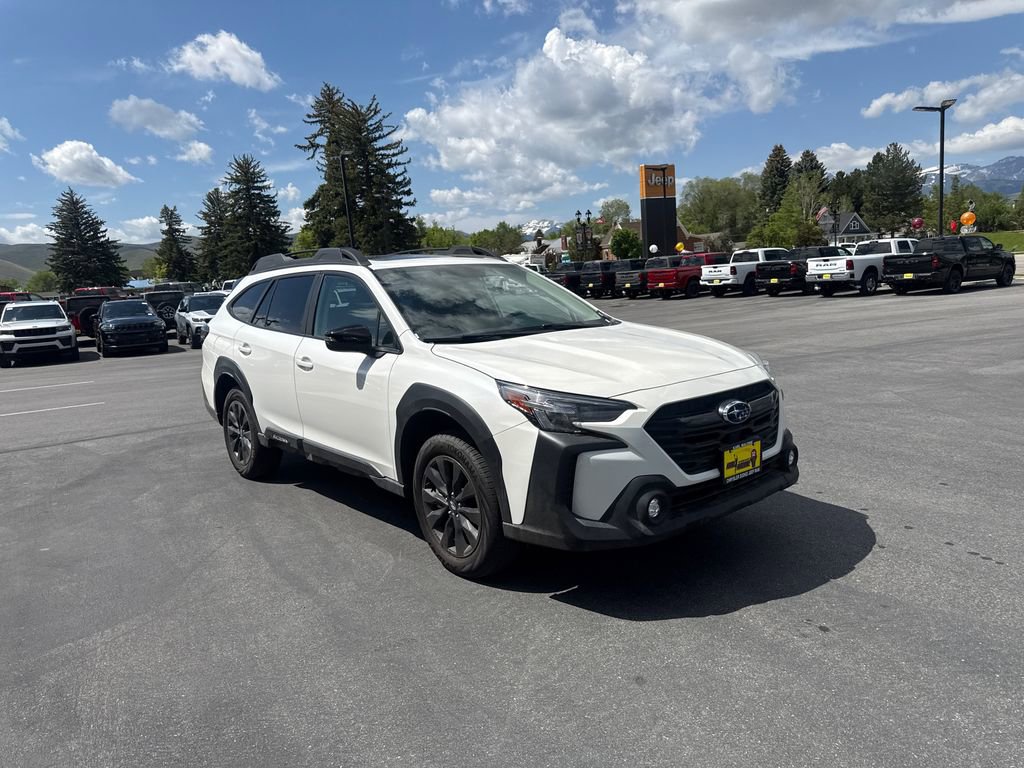 Used 2025 Subaru Outback Onyx Edition AWD/4WD image 3