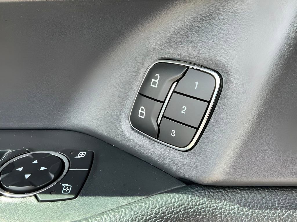 Certified 2024 Ford Expedition Max XLT image 25