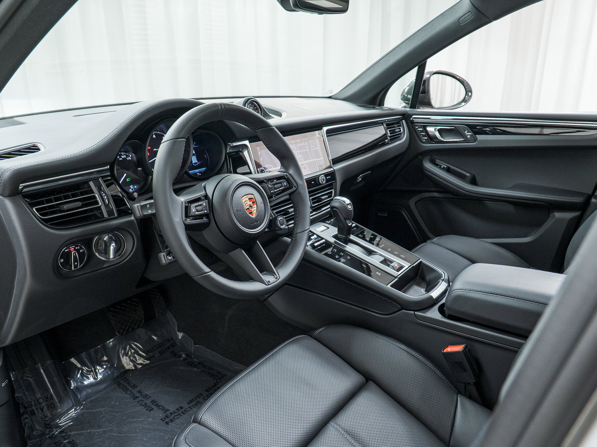 New 2025 Porsche Macan Turbo image 15