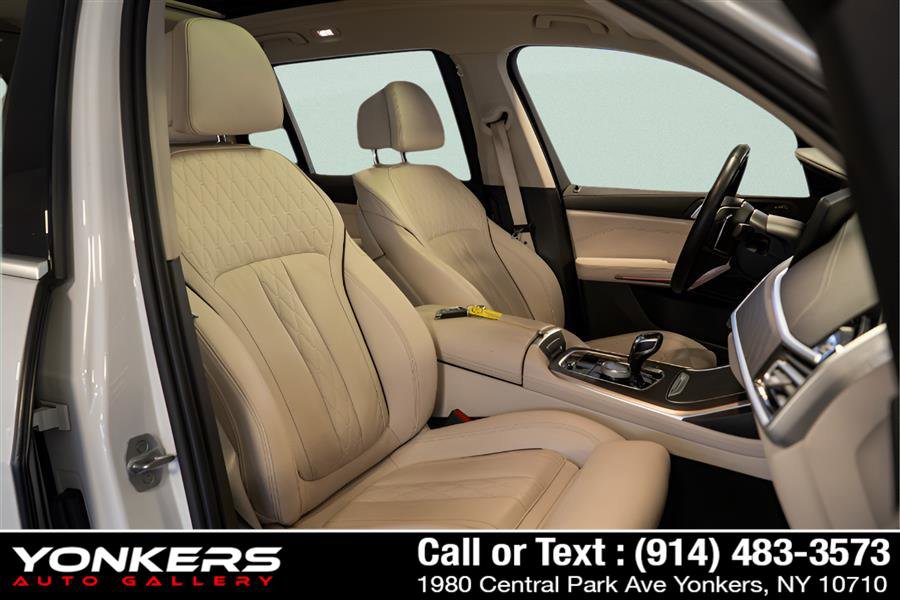 Used 2022 BMW X7 xDrive40i w/ Executive Package image 32