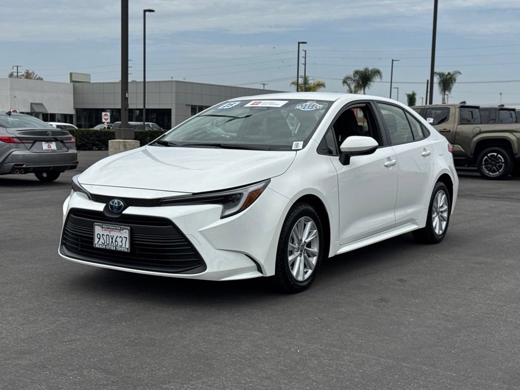 Certified 2025 Toyota Corolla LE w/ LE Premium Package FWD image 6