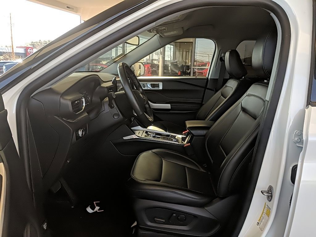 Used 2022 Ford Explorer Limited w/ Equipment Group 301A image 13