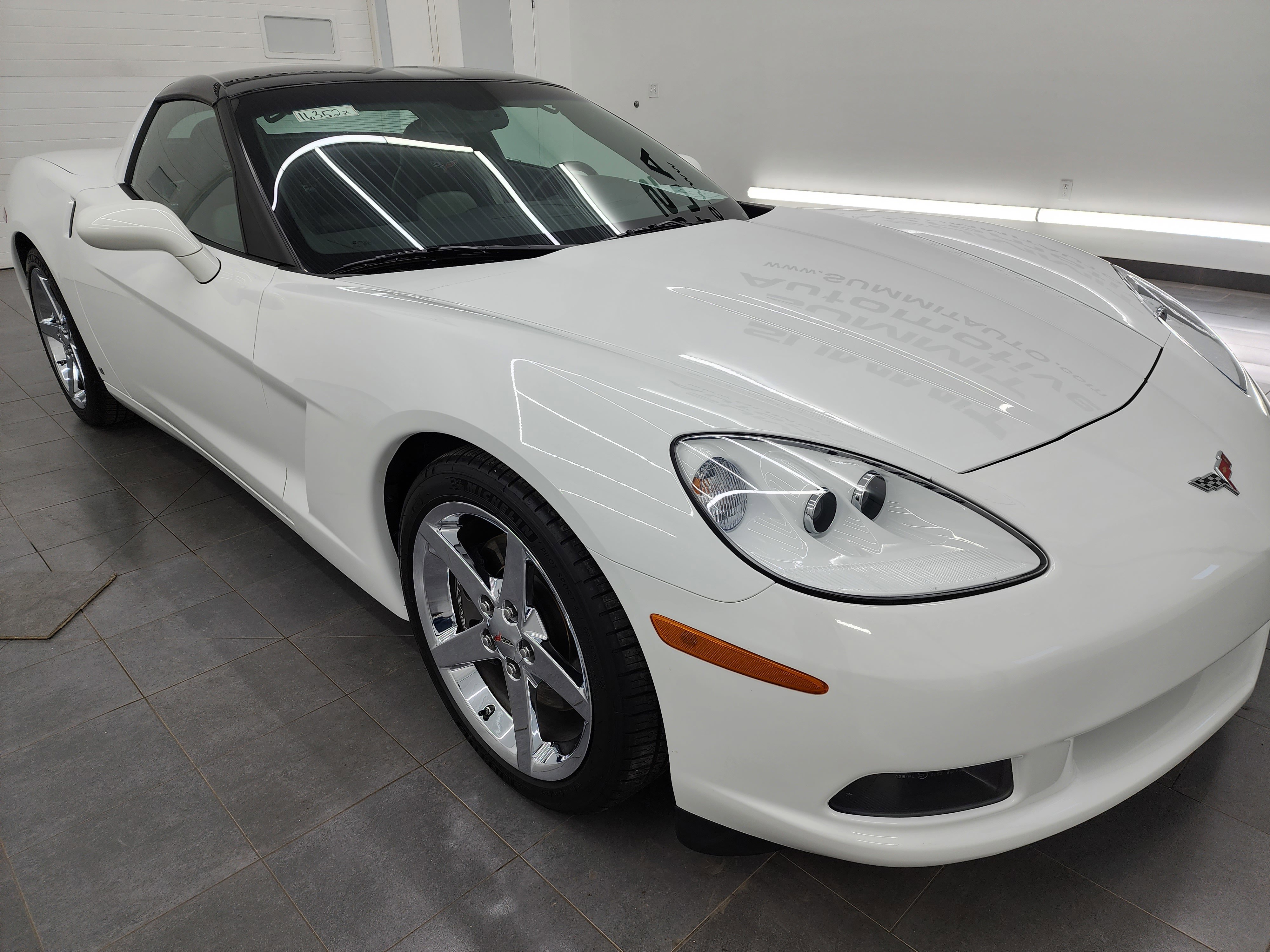 Used 2007 Chevrolet Corvette Coupe w/ Preferred Equipment Group image 2