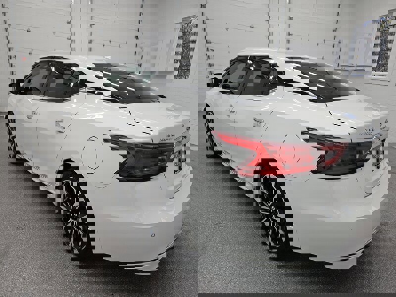 Used 2018 Nissan Maxima SR w/ Interior Lighting Package image 6