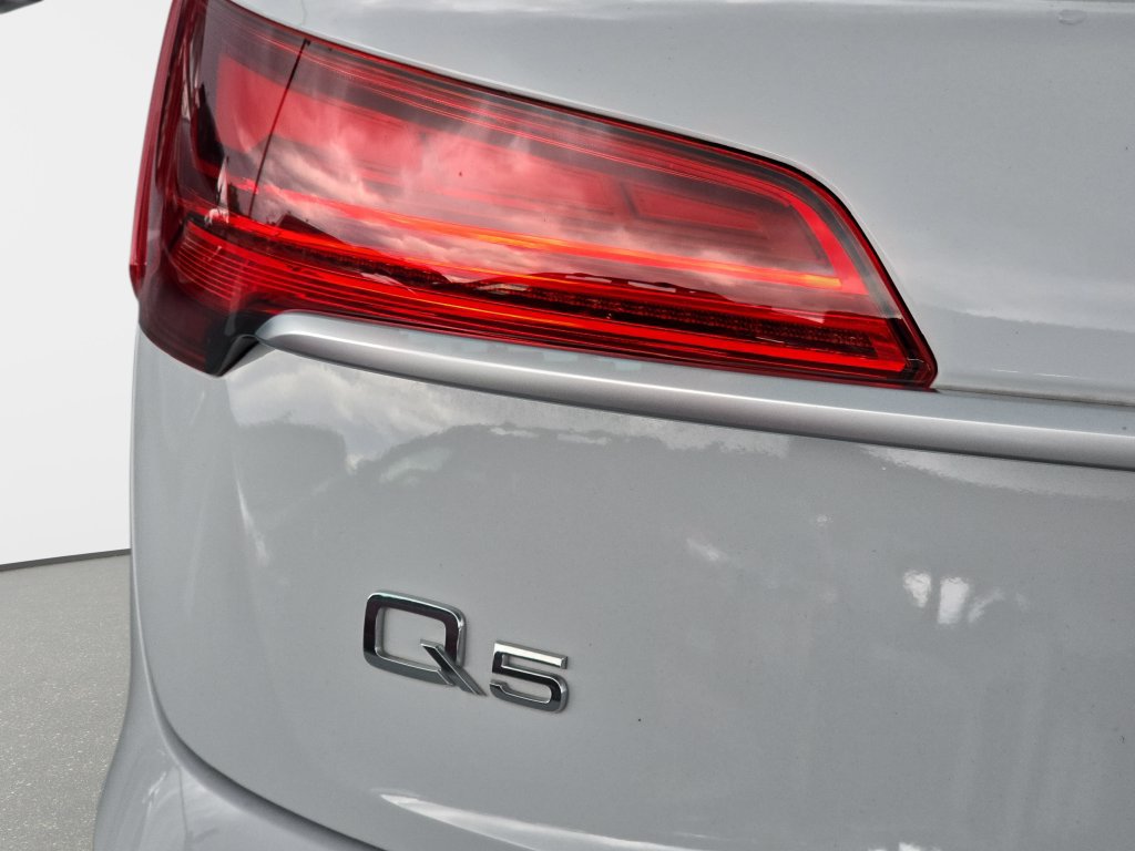 Used 2023 Audi Q5 2.0T Premium w/ Convenience Package AWD/4WD image 25