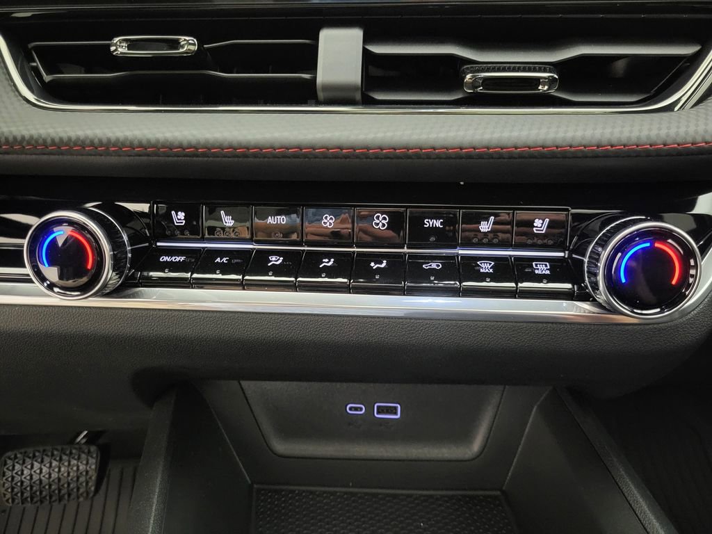 New 2026 Chevrolet Equinox RS w/ Convenience Package III FWD image 9