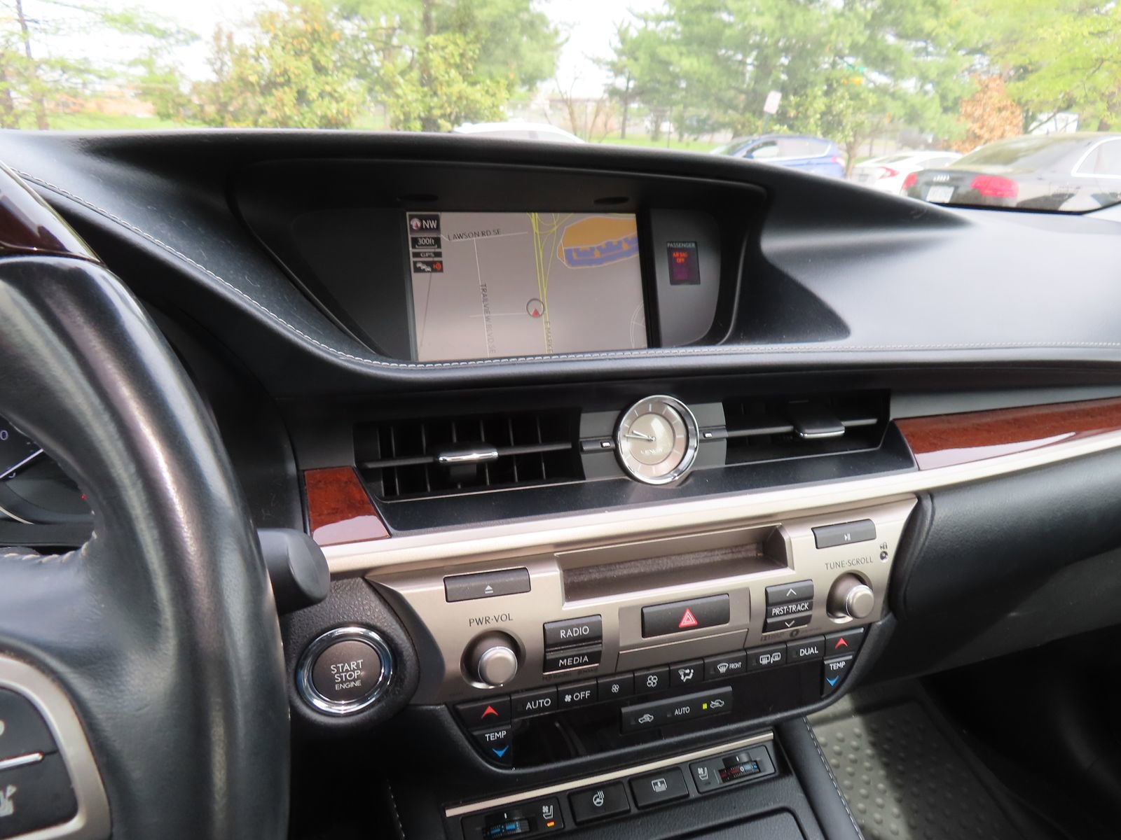 Used 2017 Lexus ES 350 w/ Luxury Package image 22