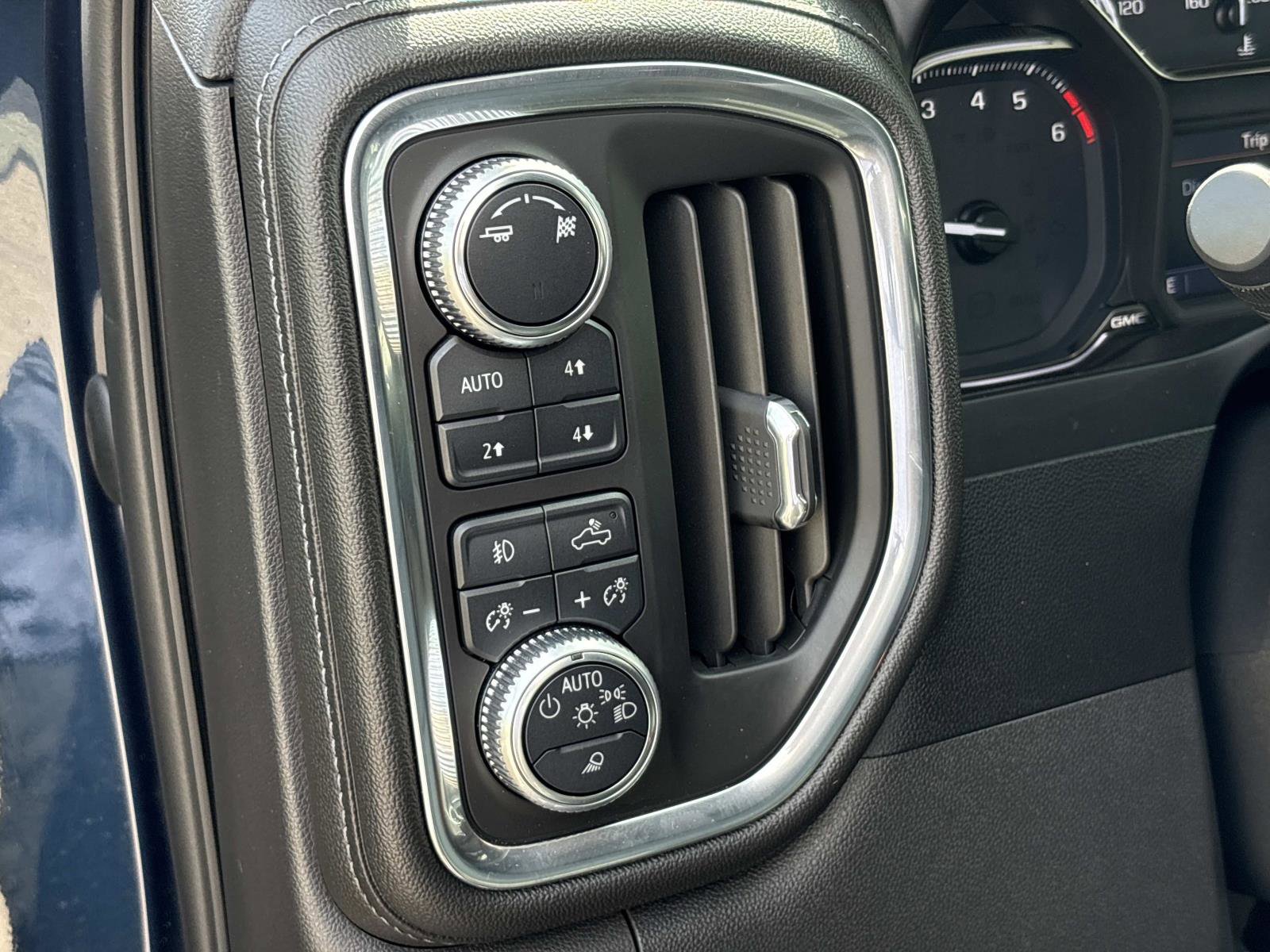 Used 2019 GMC Sierra 1500 SLT w/ SLT Premium Package image 19