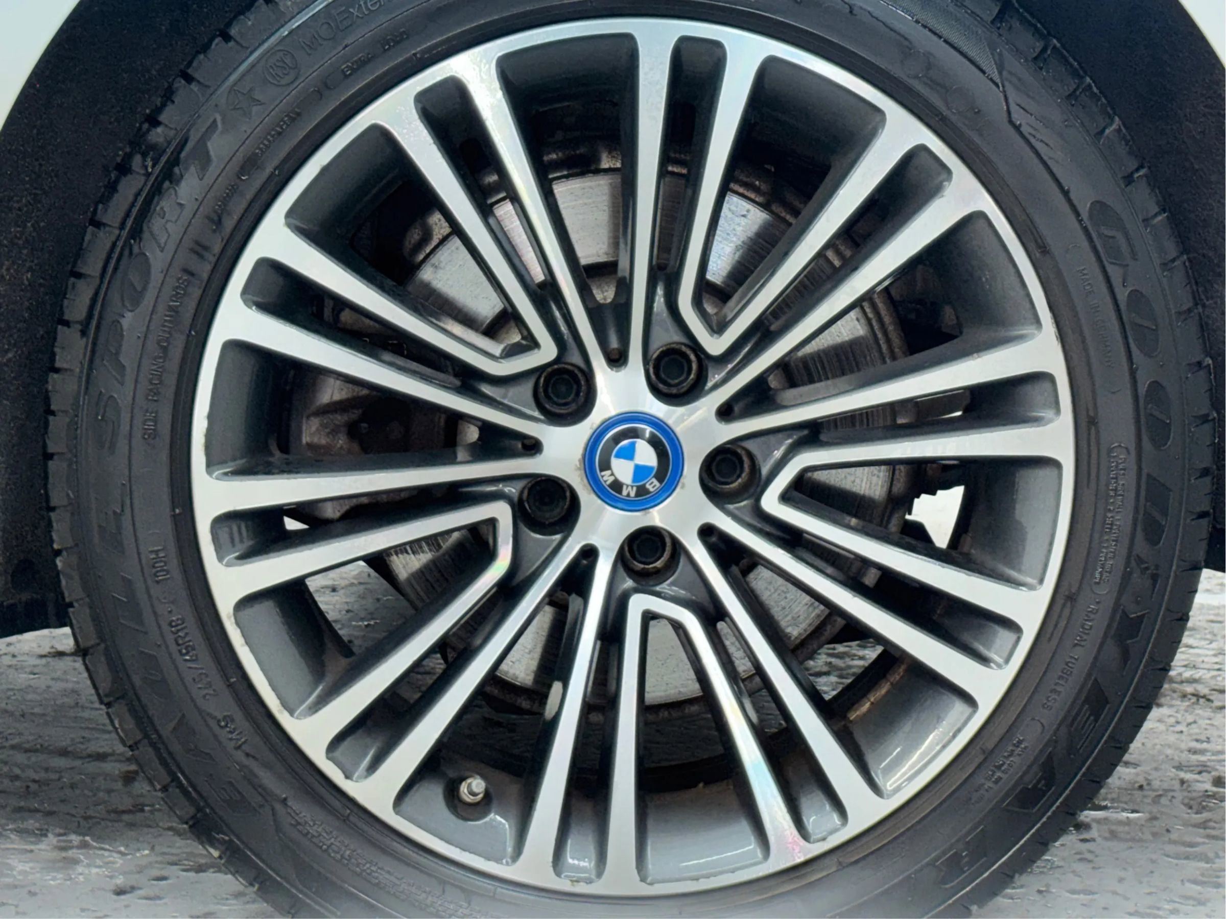 Used 2018 BMW 530e xDrive image 32