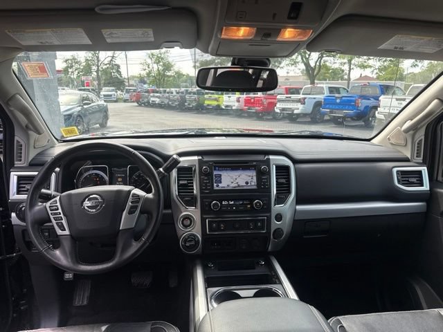 Used 2018 Nissan Titan PRO-4X AWD/4WD image 19