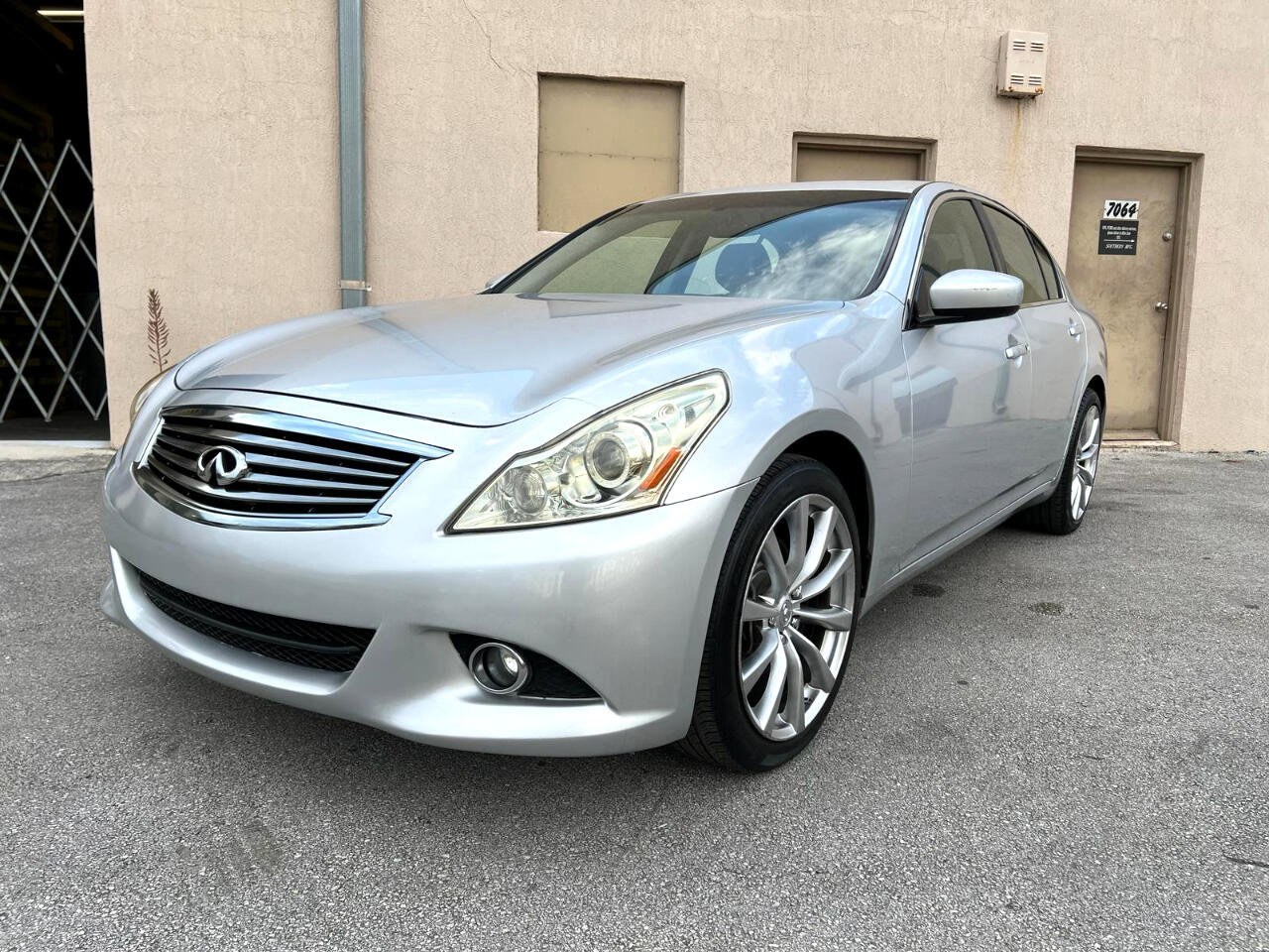 Used 2013 INFINITI G37 x Sedan w/ Premium Pkg image 8