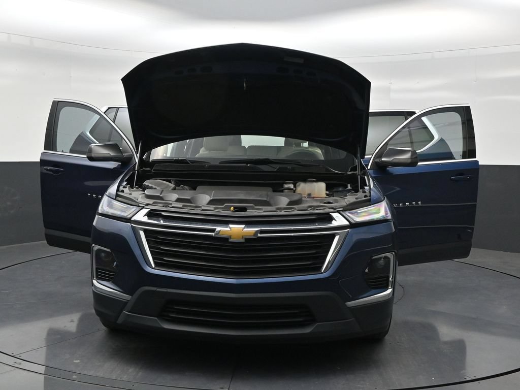 Used 2023 Chevrolet Traverse LS FWD image 32