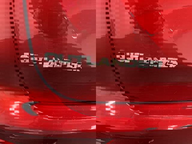 Used 2024 Mitsubishi Outlander SEL image 32