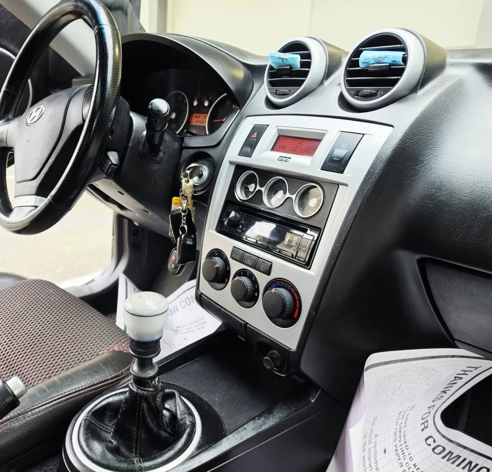 Used 2006 Hyundai Tiburon SE image 13