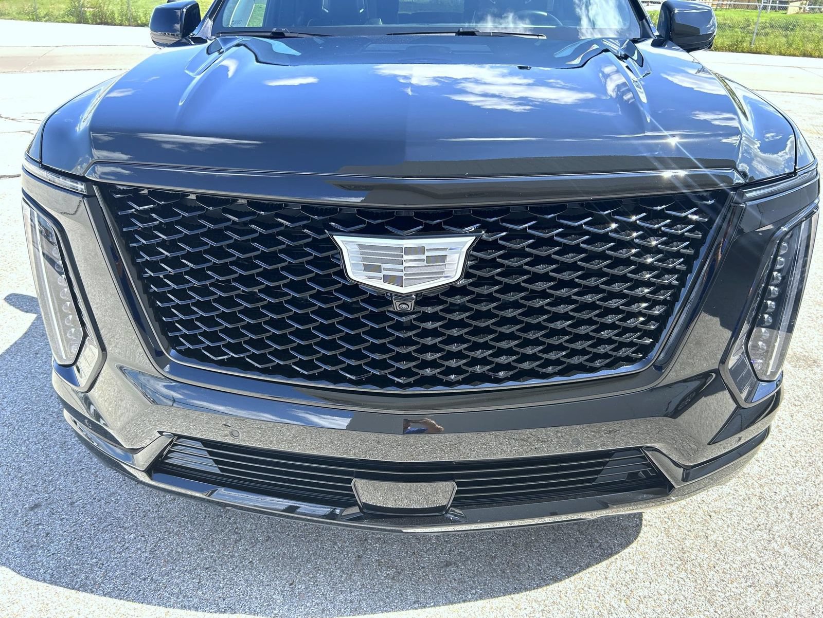 Certified 2025 Cadillac Escalade Sport Platinum w/ LPO, ONYX Package AWD/4WD image 9