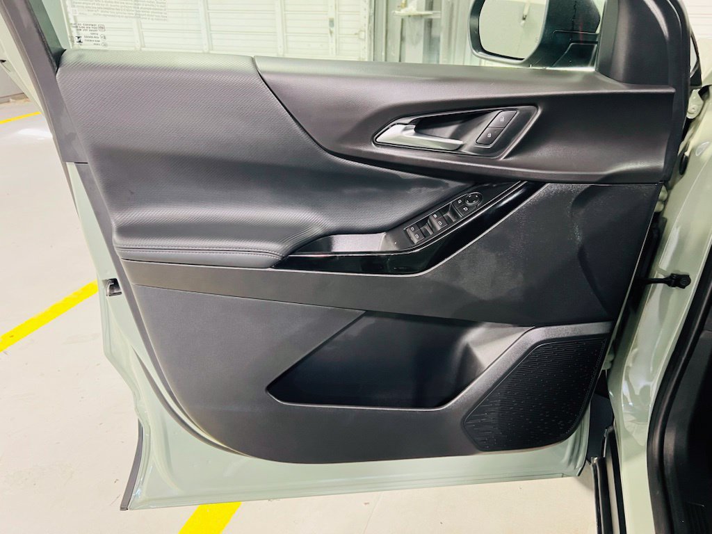 Used 2026 Chevrolet Equinox LT FWD image 23