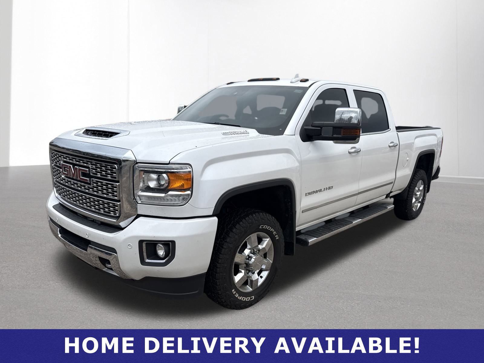 Used 2019 GMC Sierra 3500 Denali w/ Duramax Plus Package image 3