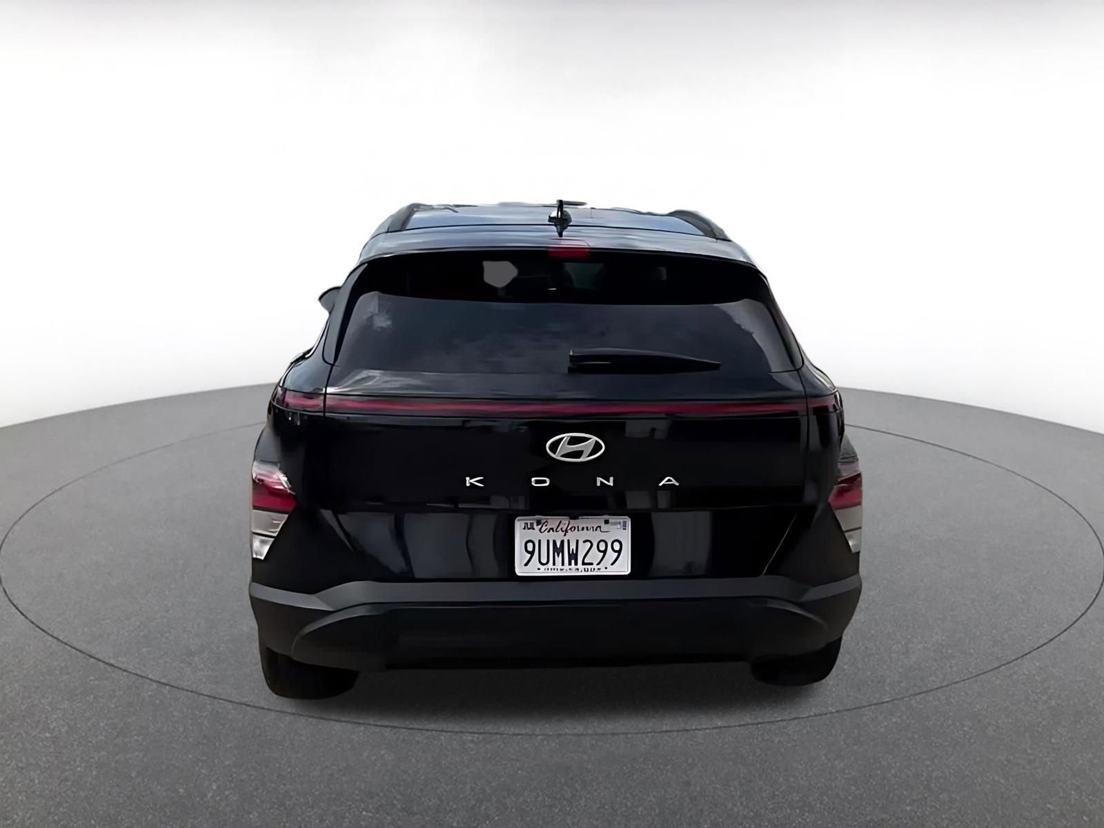 Used 2025 Hyundai Kona SEL image 12