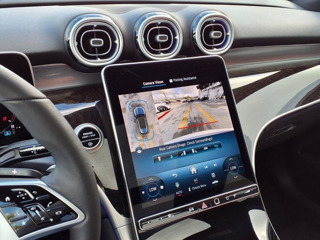 Used 2025 Mercedes-Benz GLC 300 image 6