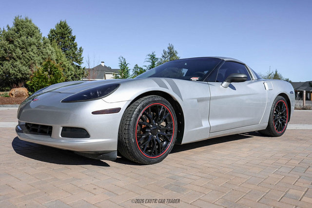 Used 2010 Chevrolet Corvette Coupe w/ 1LT image 14