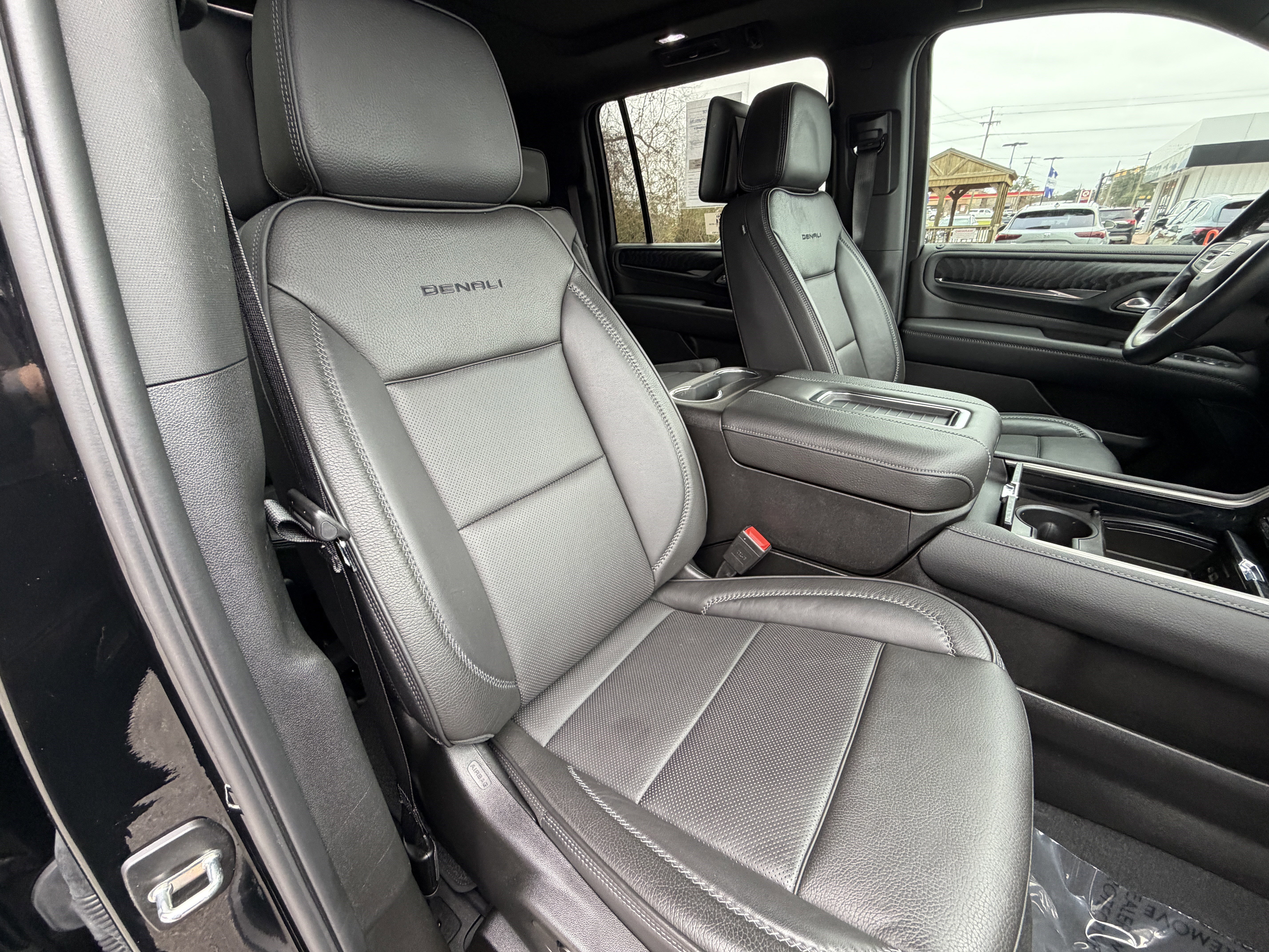 Used 2024 GMC Yukon XL Denali w/ Advanced Technology Package AWD/4WD image 22