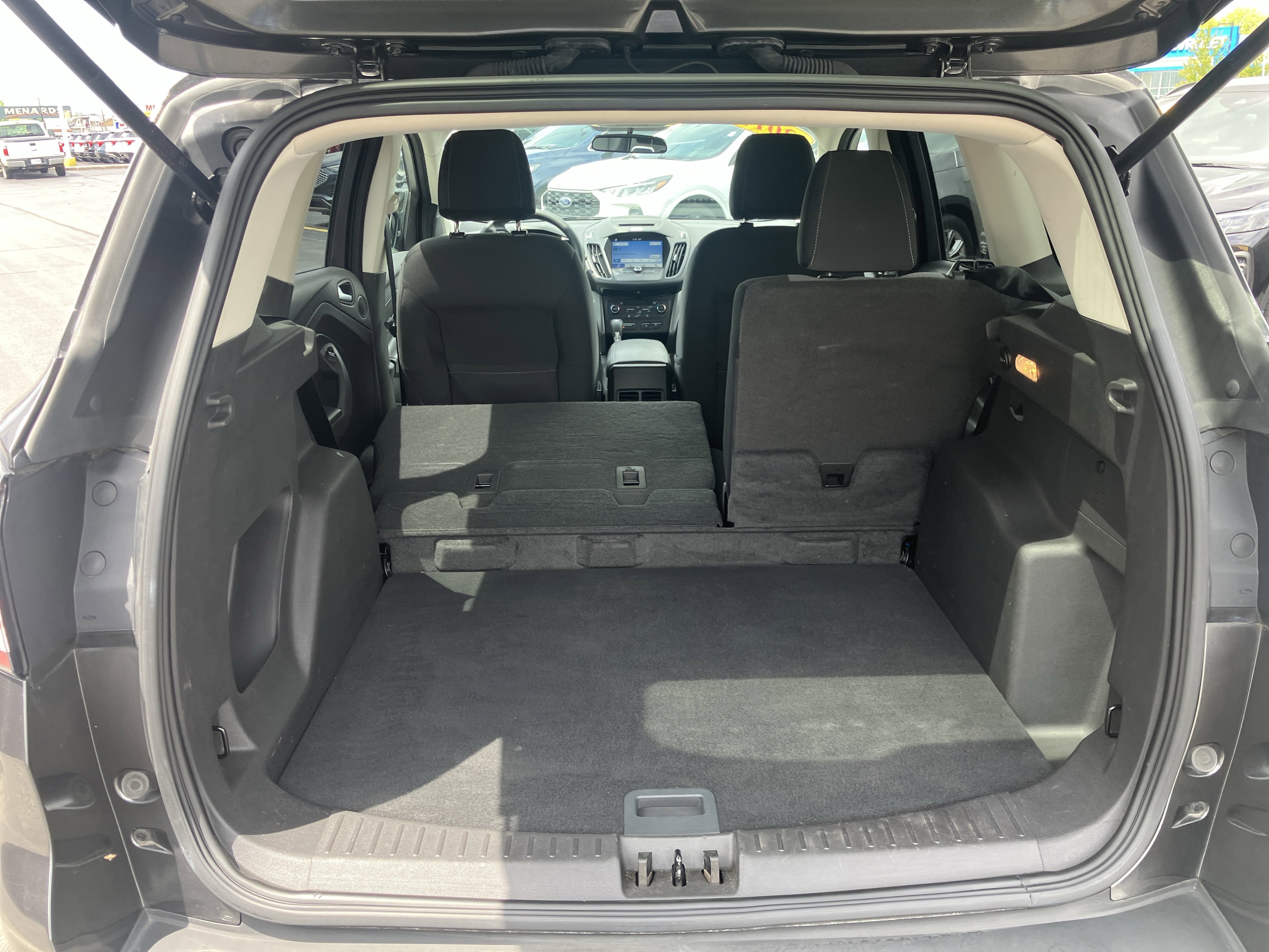Used 2017 Ford Escape SE w/ Equipment Group 201A FWD image 12