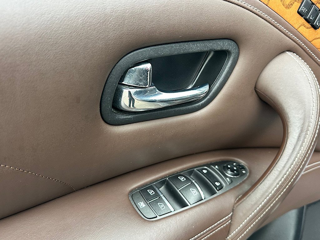 Used 2016 INFINITI QX80 Limited image 17