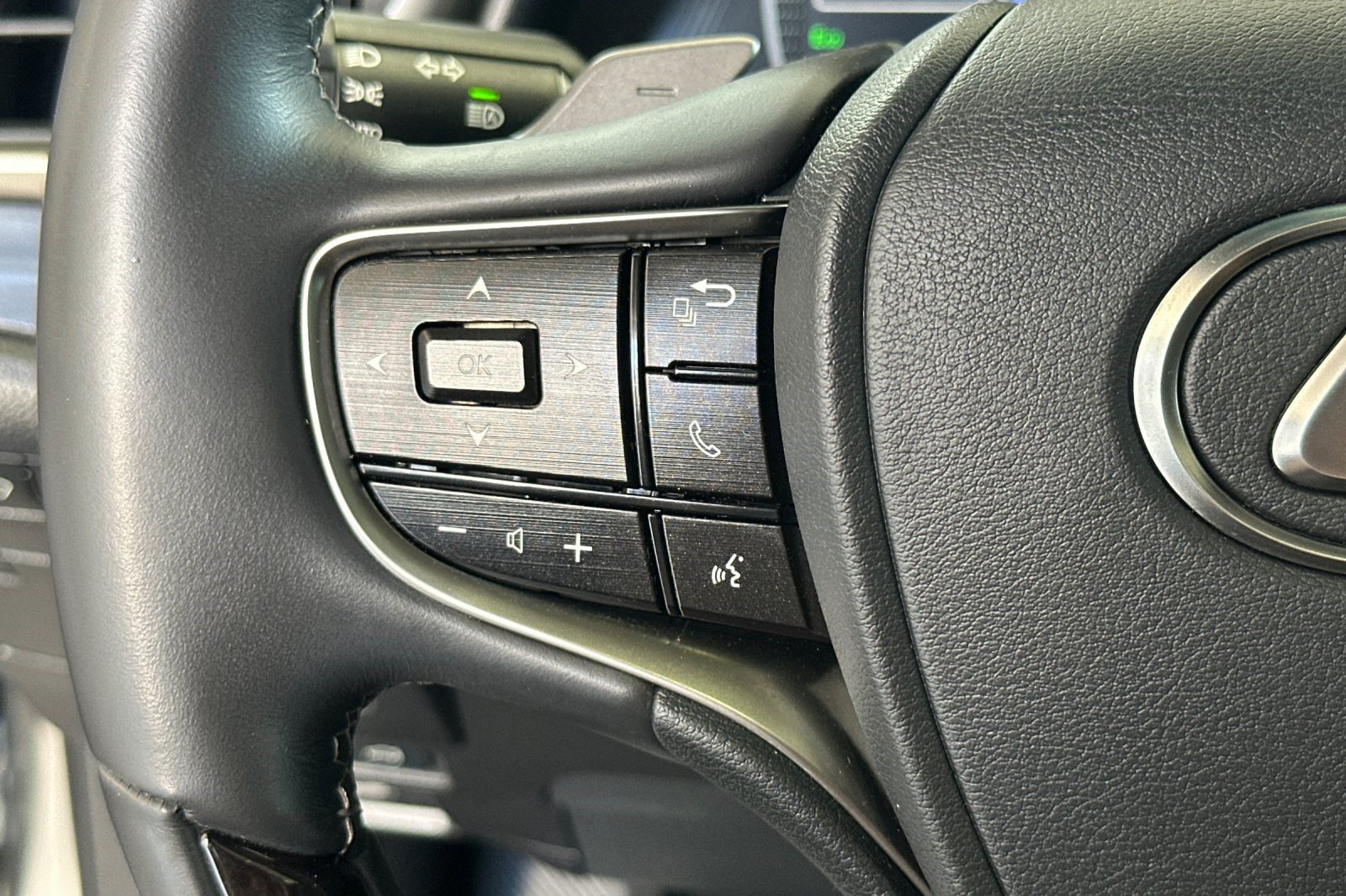 Certified 2021 Lexus ES 350 Ultra Luxury w/ Accessory Package 2 FWD image 30