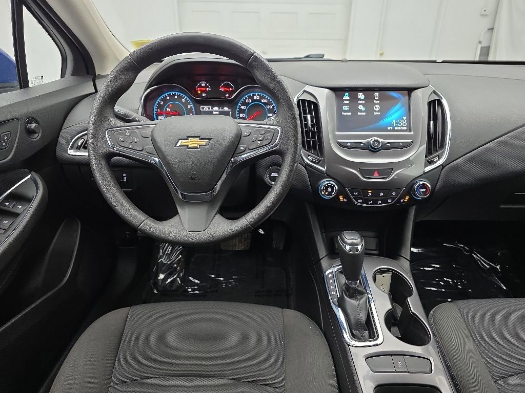 Used 2017 Chevrolet Cruze LT w/ Convenience Package FWD image 16