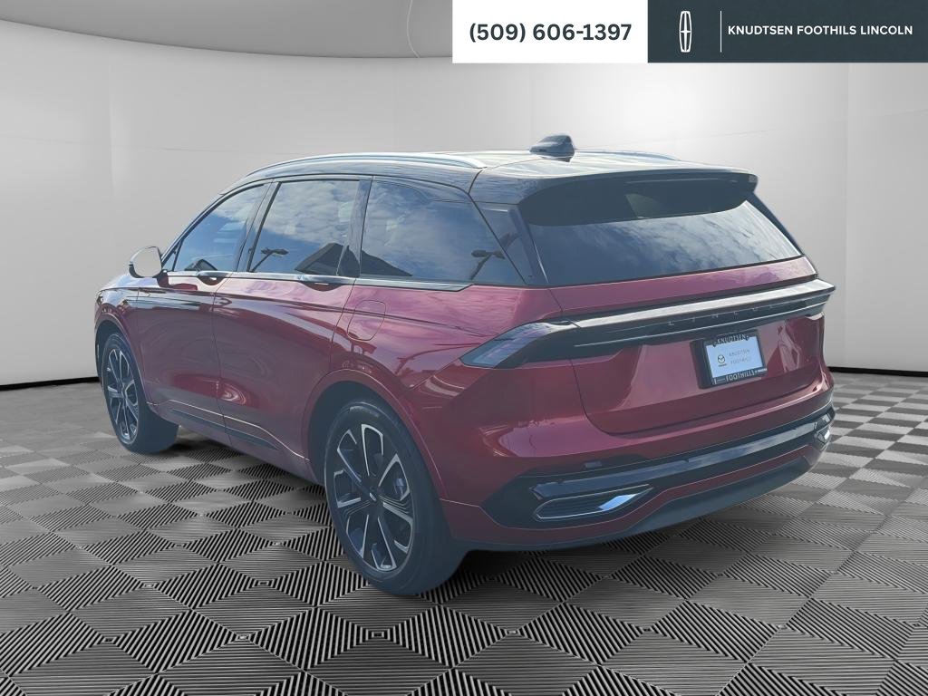 Used 2026 Lincoln Nautilus Reserve AWD/4WD image 5