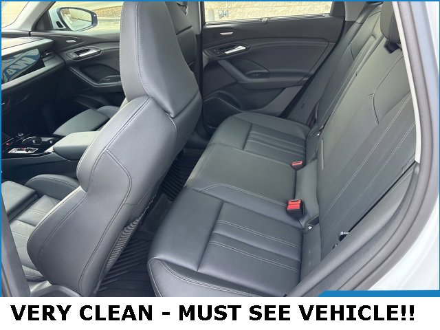 Used 2025 Audi Q6 e-tron Premium Plus image 12