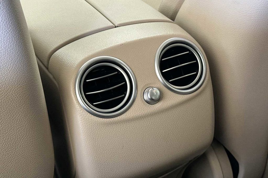 Certified 2022 Mercedes-Benz GLC 300 4MATIC w/ Premium Package Lite image 17