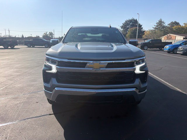 Used 2025 Chevrolet Silverado 1500 LT AWD/4WD image 3