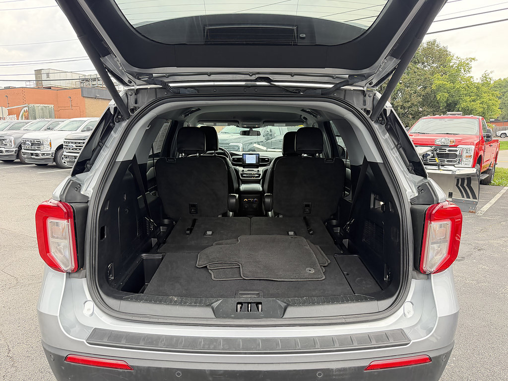 Certified 2023 Ford Explorer XLT w/ Equipment Group 202A AWD/4WD image 6