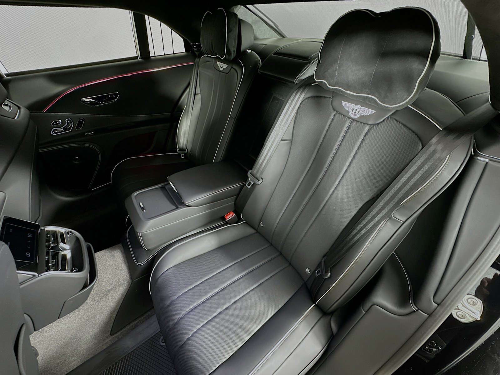 New 2026 Bentley Flying Spur V8 AWD/4WD image 38